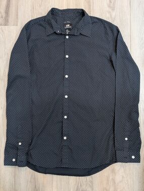 ✨3/$20✨ H&M Slim Fit Polka Dot Dress Shirt Black White - Size M